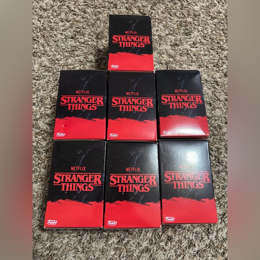 Funko Mini Stranger Things Pops Pre Loved—Pick one - Picture 7 of 16